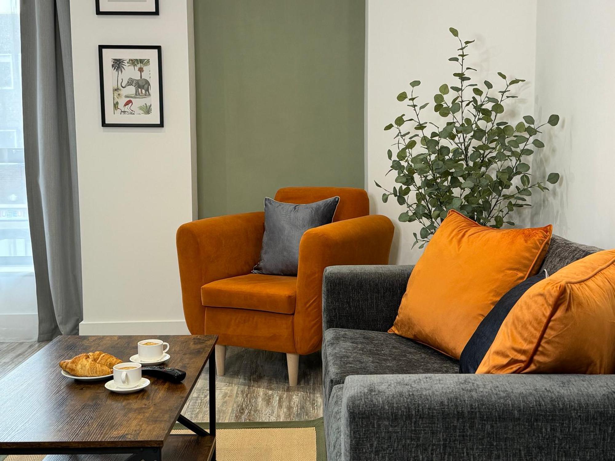Modern One-Bedroom Apartment Swindon Buitenkant foto