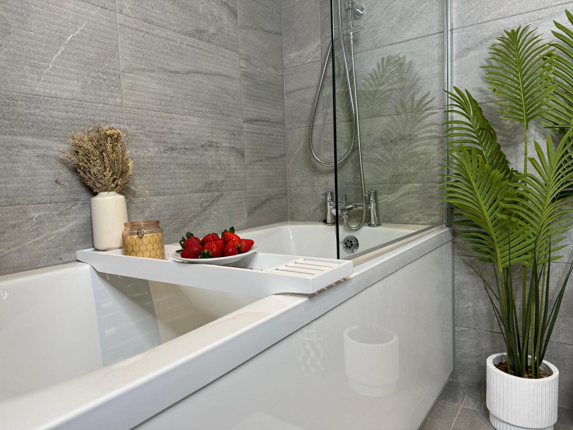 Modern One-Bedroom Apartment Swindon Buitenkant foto