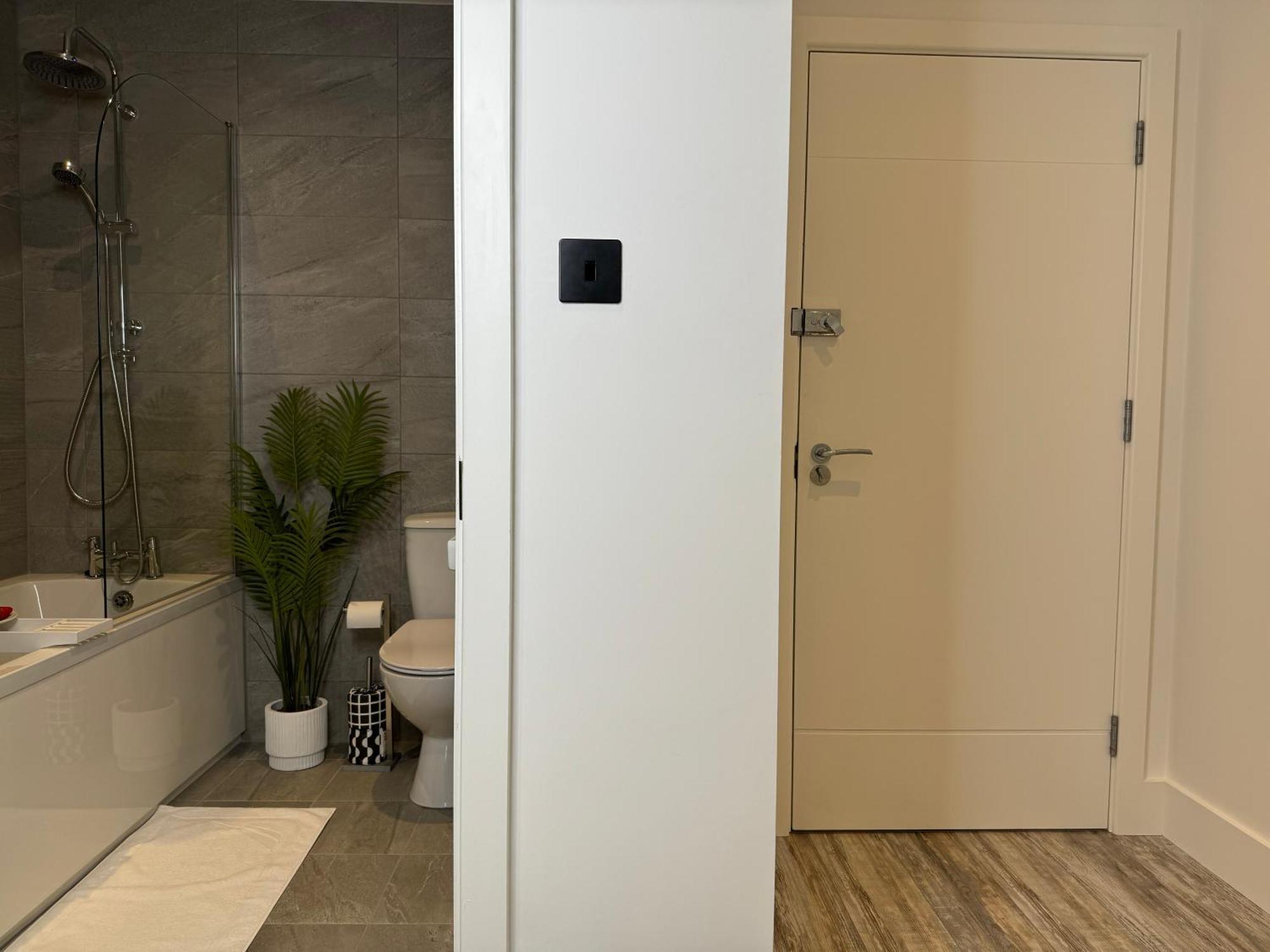 Modern One-Bedroom Apartment Swindon Buitenkant foto