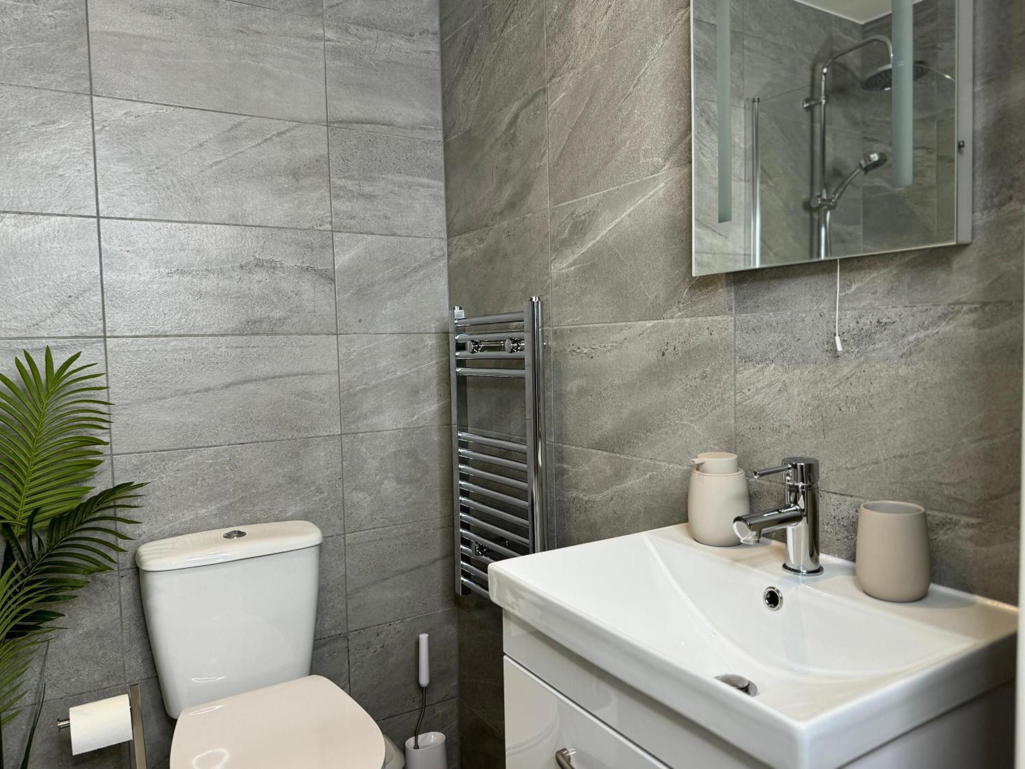 Modern One-Bedroom Apartment Swindon Buitenkant foto