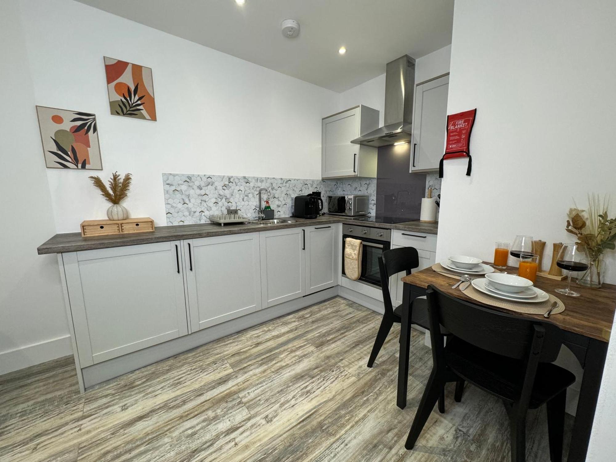 Modern One-Bedroom Apartment Swindon Buitenkant foto